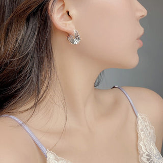 Micara - Ruffle Hoops - Ohrringe - Ohrringe - Silber - Müller Mode