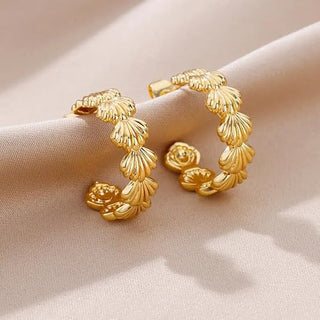 Micara - Seashell Hoops - Ohrringe - Ohrringe - Gold - Müller Mode