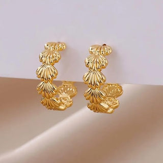 Micara - Seashell Hoops - Ohrringe - Ohrringe - Gold - Müller Mode