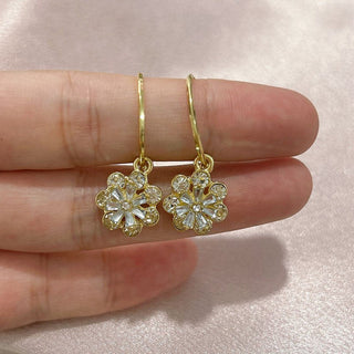 Micara - Sparkly Blooms - Ohrringe - Ohrringe - Gold Blume - Müller Mode