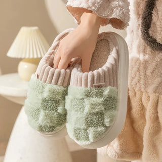Peachy - Karierte Plüschpantoffeln - Indoor - Schuhe - Sandalen & Hausschuhe - Weiß - Müller Mode