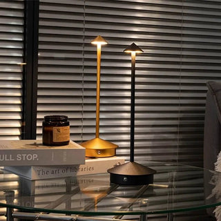 PointLight - Elegante Tischlampe - Tischlampe - Gold - Müller Mode