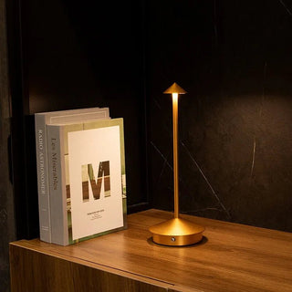 PointLight - Elegante Tischlampe - Tischlampe - Gold - Müller Mode