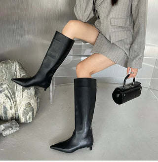 Rosette - Kniehohe Stiefel - Spitz Zulaufend - Stiefel - Schwarz - Müller Mode
