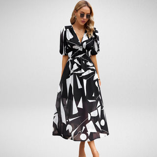 Serena - Kleid - Abstrakte Muster - Kleider - Schwarz - Müller Mode